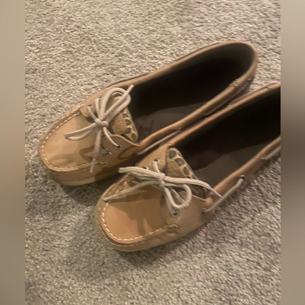 Leopard sperrys